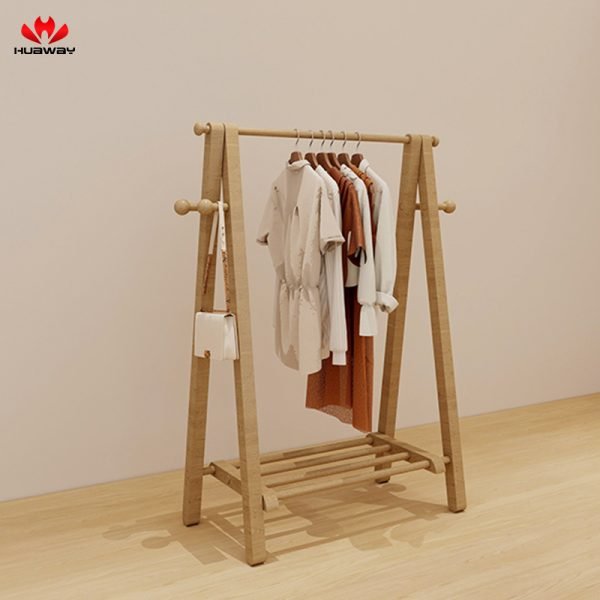 31 Customized Clothing Display Rack